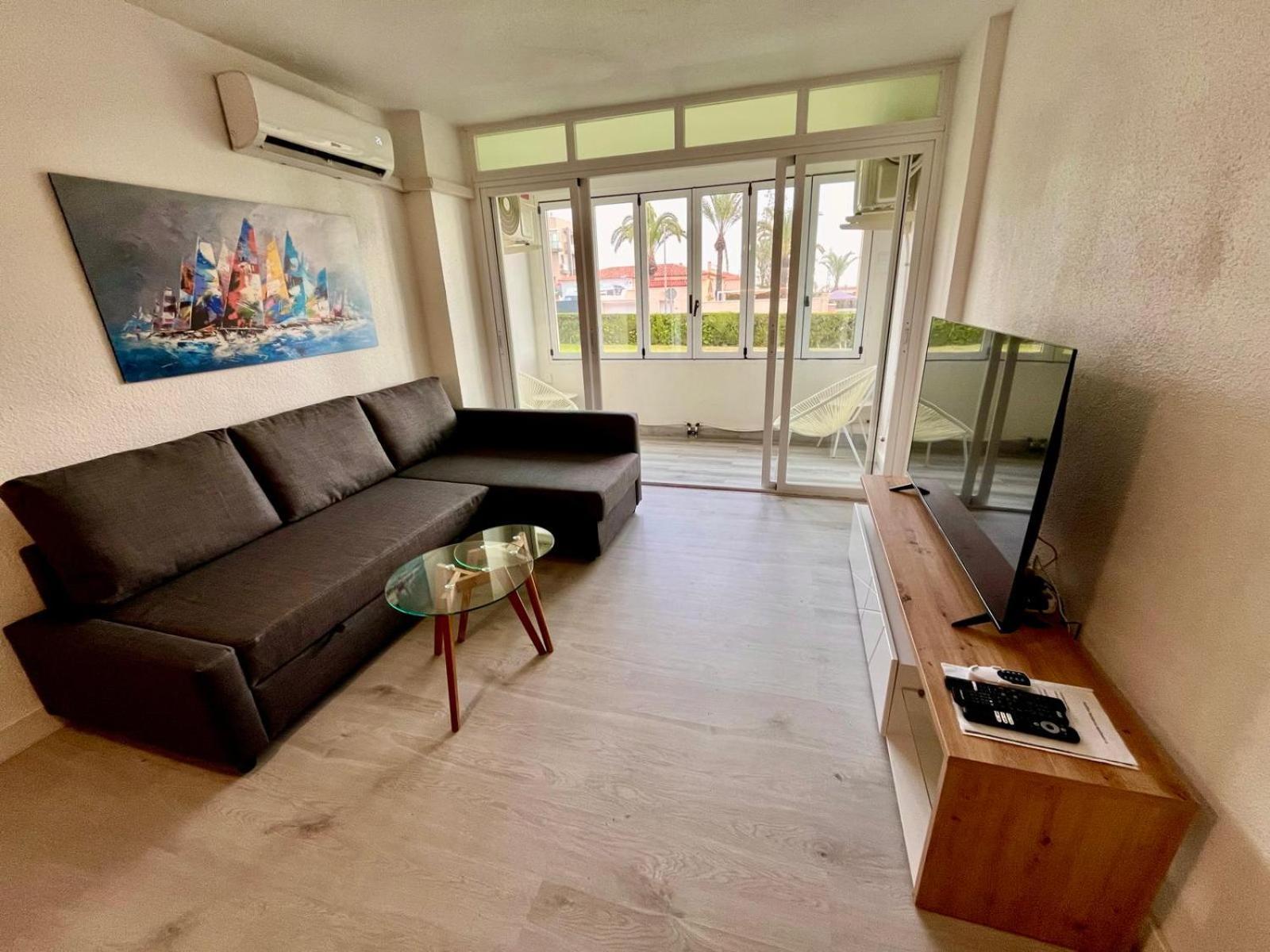 טורבייחה Sea View Apartment Beach Front Punta Prima מראה חיצוני תמונה